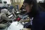 Warga Filipina di Indonesia Belajar Membatik