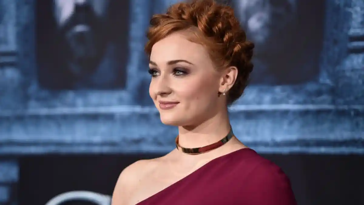 Syuting Serial Game of Thrones, Sophie Turner Menangis Terisak