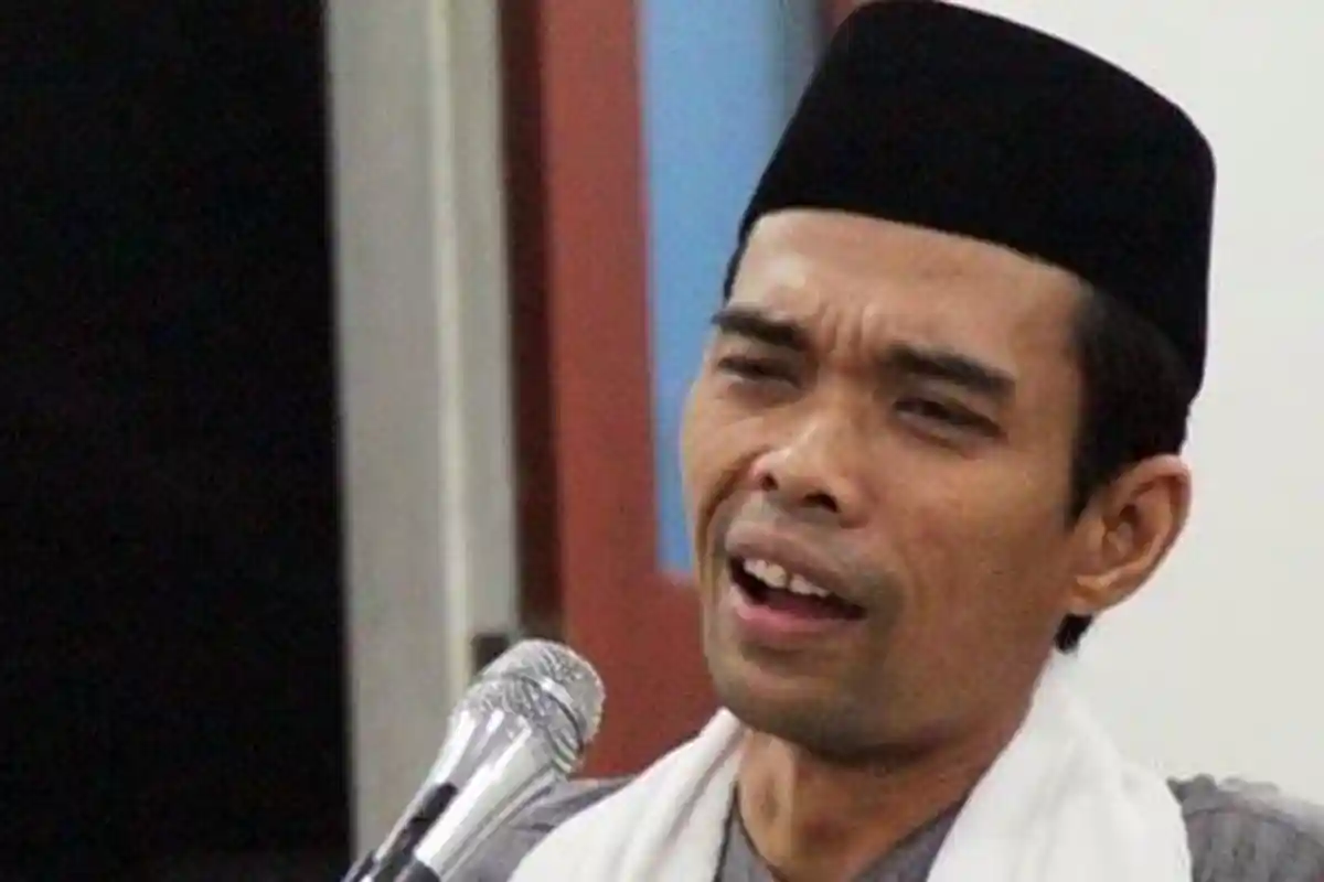 Ustaz Abdul Somad Berikan Penampilan Tak Biasa ketika Berceramah di Sumatera Selatan