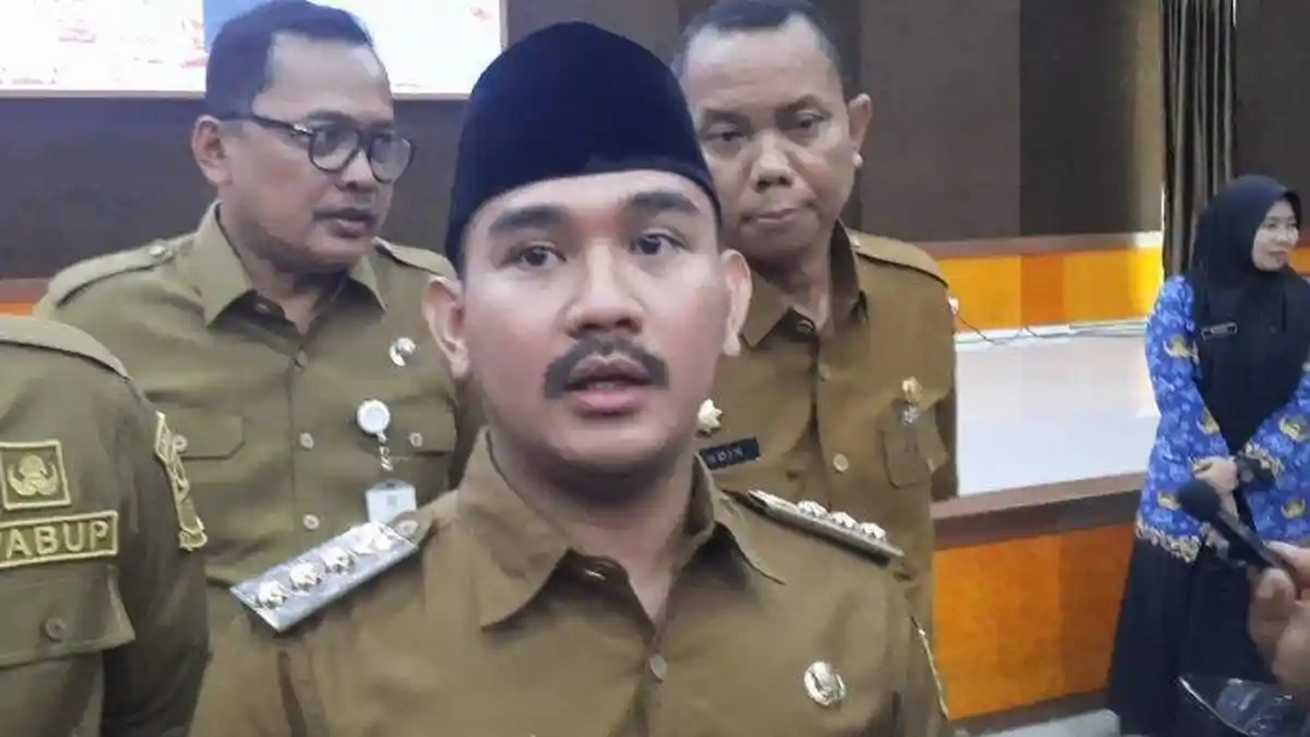 Harta Kekayaan Bupati Bekasi Ade Kuswara Kunang, Ingkar Soal Insentif ...
