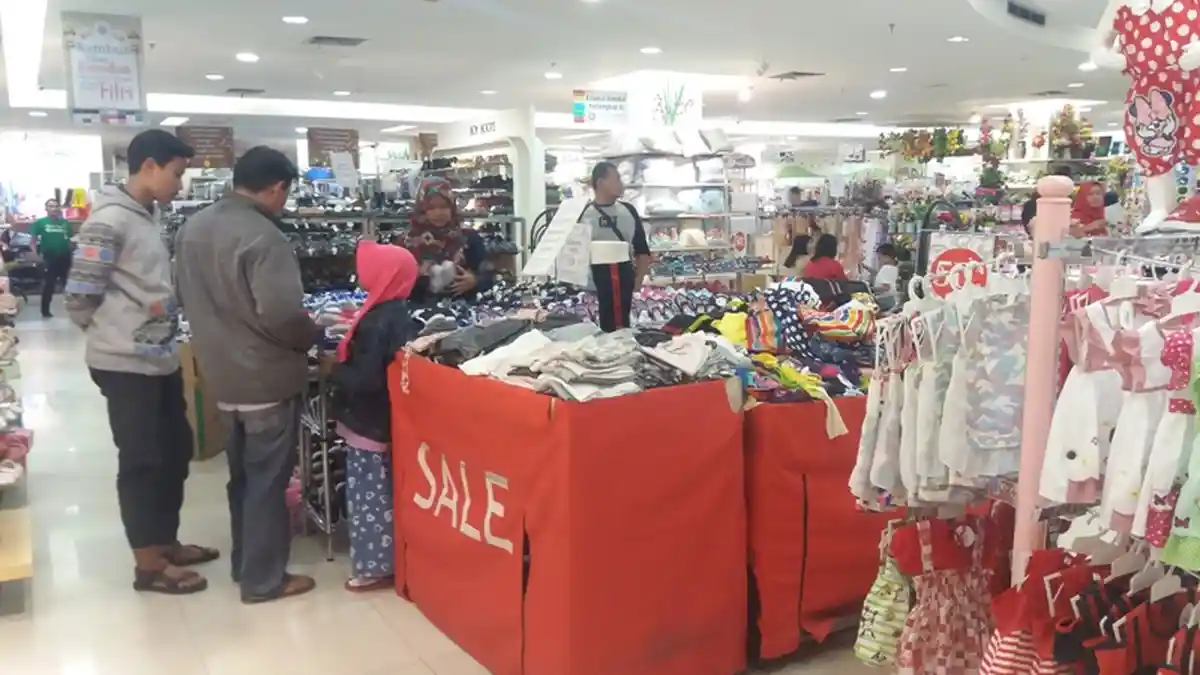 Diskon 50 Persen Produk Kebutuhan Sekolah di Ramayana Robinson