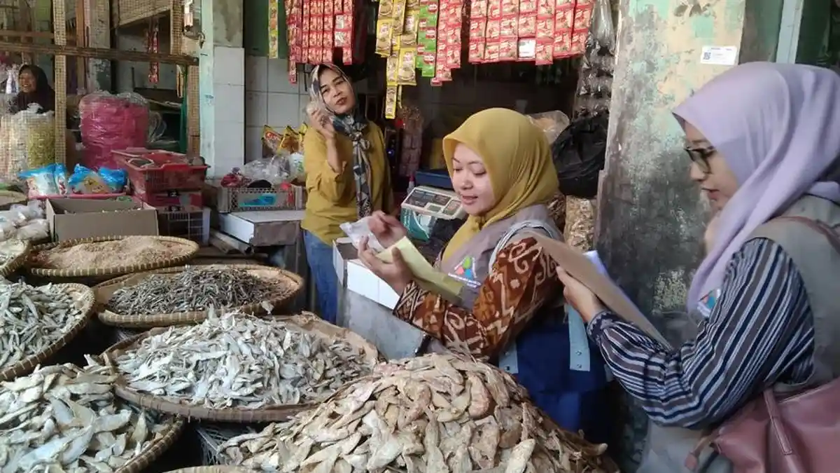 AWAS! Ada Kerupuk Mengandung Pewarna Tekstil, Ditemukan di Pasar Majenang Cilacap