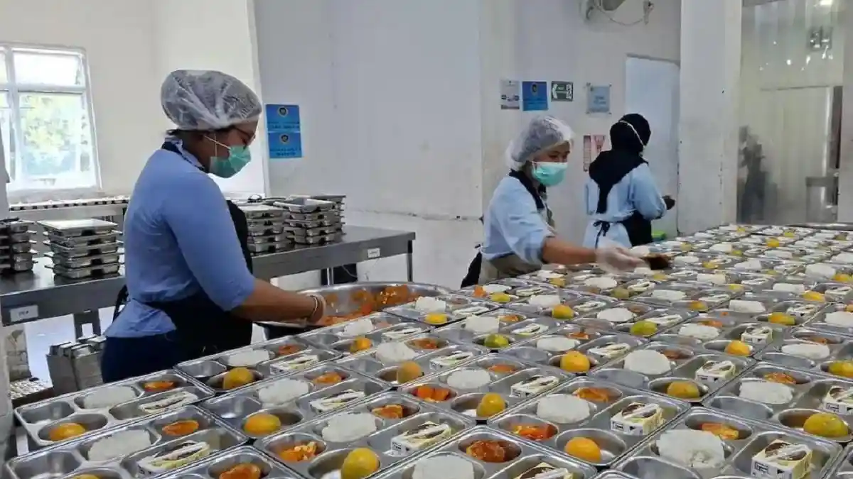 Guntur Romli Buka Suara soal 3 Yayasan Terafiliasi PDIP yang Jadi Mitra MBG