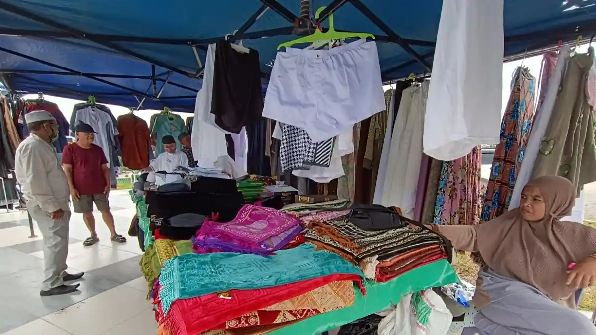 Daftar Harga Baju Muslim, Alat Salat dan Perlengkapan Haji-Umrah di Masjid Raya Al Kautsar Kendari