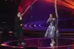 Maria Simorangkir Duet Dengan Sandhy Sondoro