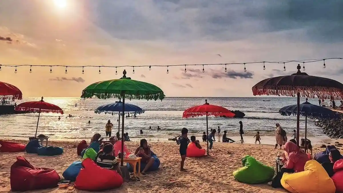 Rekomendasi Hotel di Banten yang Punya Pantai Privat Ala Bali: Mambruk Anyer!