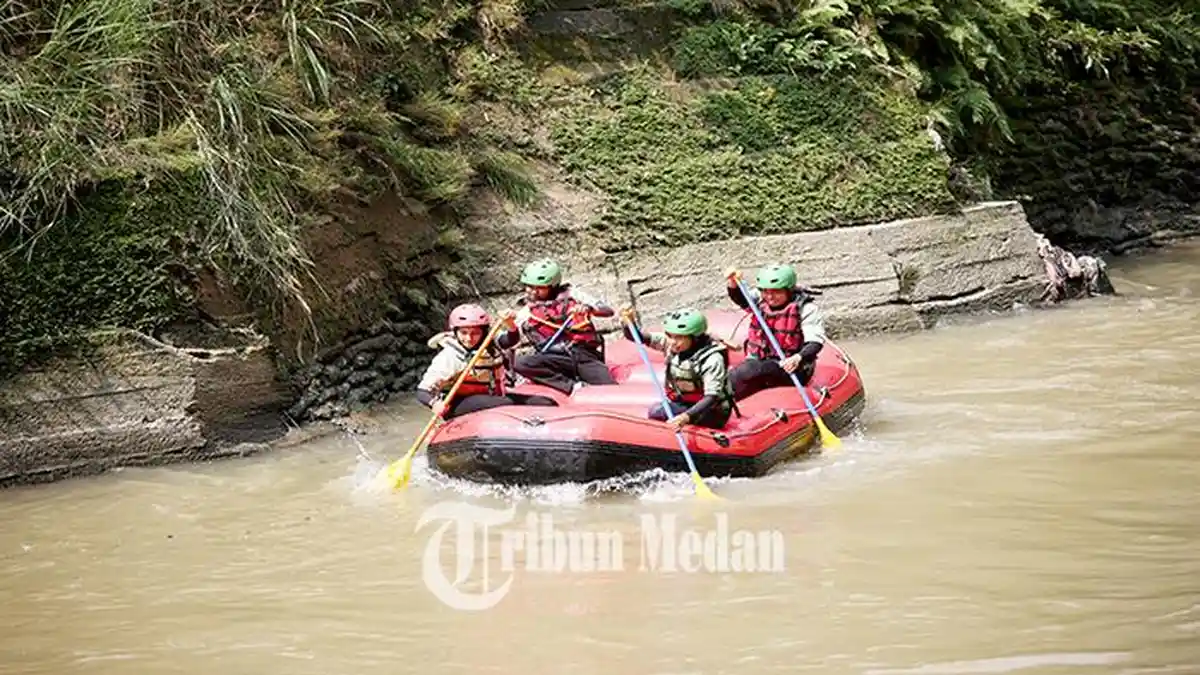 Berita Foto: 114 Atlet Arung Jeram Saling Memacu Kecepatan pada PORKOT XIII Medan 2023 - 22082023_ARUNG-JERAM-PORKOT-MEDAN_ABDAN-SYAKURO-3.jpg