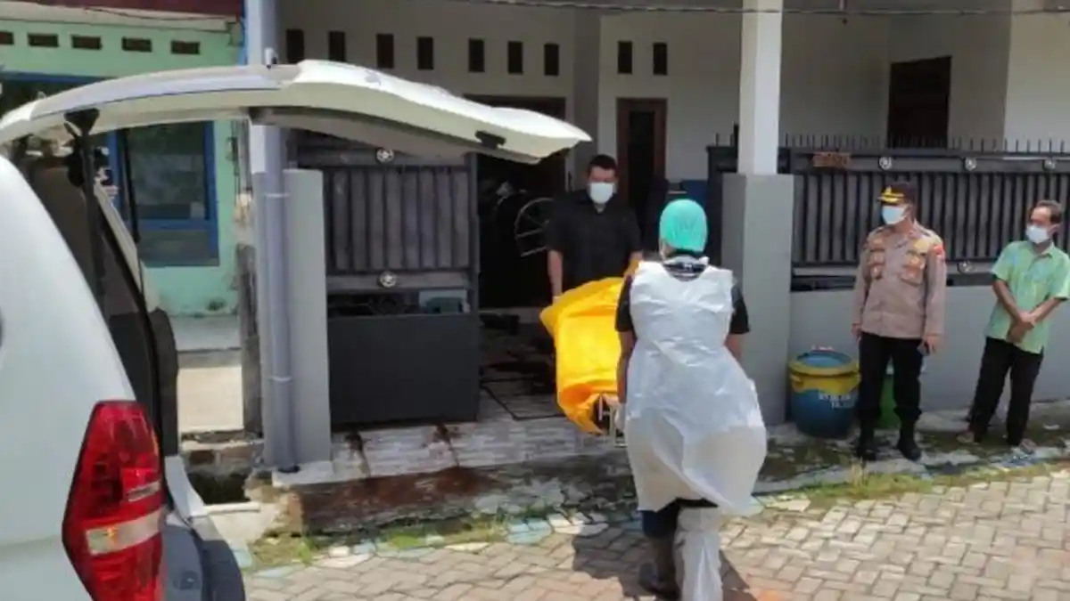 Kakek Sebatang Kara Tewas Membusuk di Dalam Rumahnya di Sidoarjo