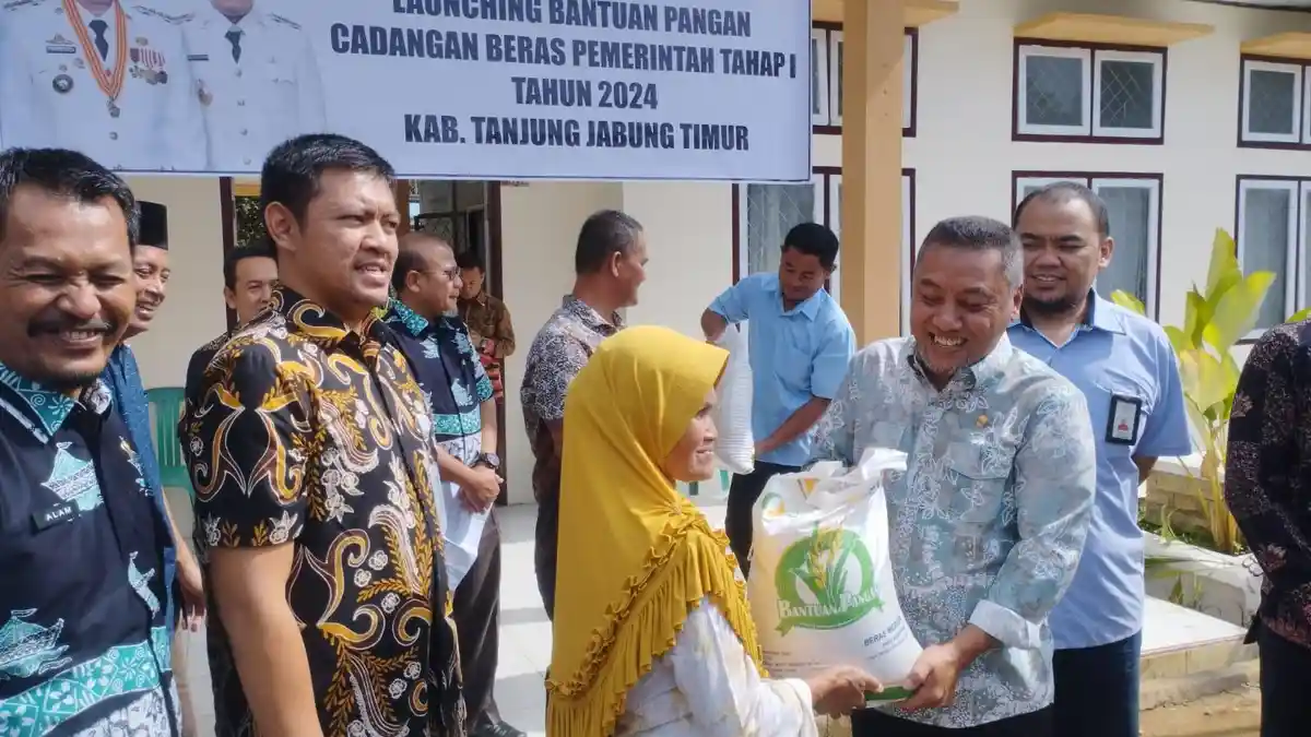 221 KPM di Talang Babat Tanjab Timur Terima Bantuan Pangan dari Pemerintah