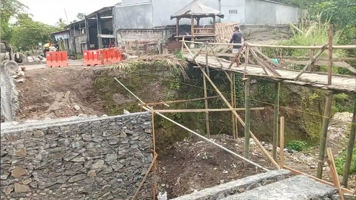 Jembatan Ambruk Masbagik-Pringgasela Dibangun Lagi, Progres Capai 40 Persen