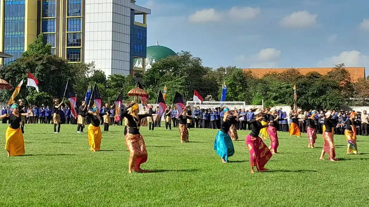 Hardiknas di Universitas Negeri Malang Dimeriahkan Tarian Kolosal 200 Mahasiswa