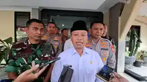 Wali-Kota-Depok-Supian-Suri-saat-ditemui-usai-menghadiri-doa-bersama-lintas-agama.jpg
