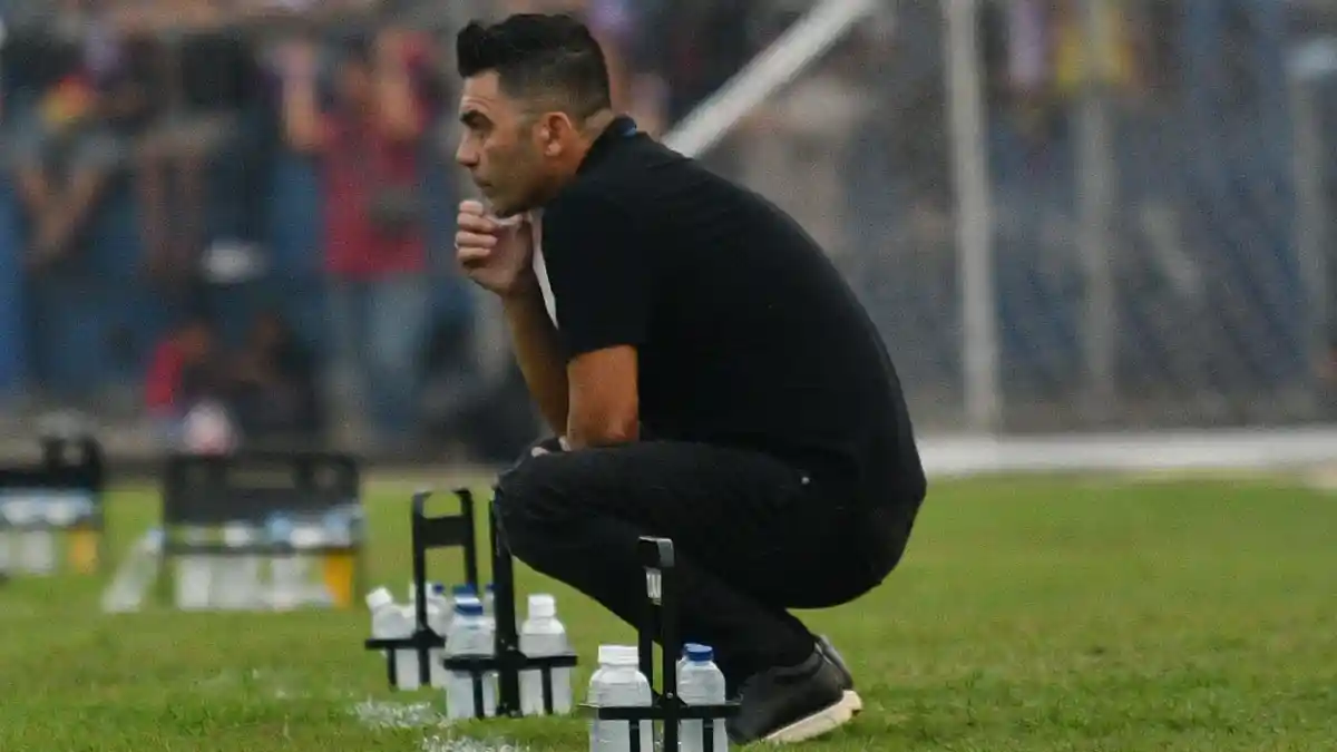 Arema FC Vs Persib Bandung: Javier Roca Buka Peluang Mainkan Penghangat Bangku Cadangan