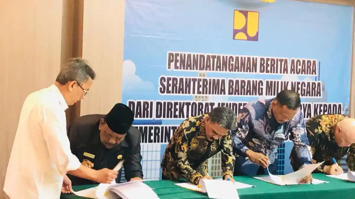 Bupati Bireuen Terima Hibah Asset dari Pusat Rp 30,6 Miliar Lebih, Ini Barangnya