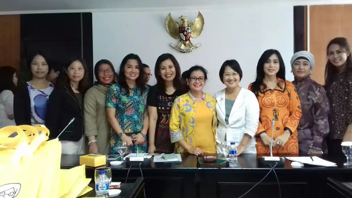 Diperiksa KPK, Anggota Dewan Ini Muntah dan Nangis di WC, Ada Juga yang Buang Air Besar - miryam-s-haryani_20170323_182641.jpg