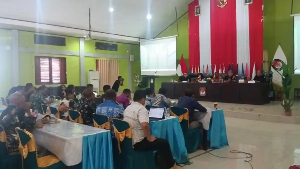 Paskalis Semunya Minta KPU se-Papua Barat Manajemen Waktu Secara Efektif dan Efisien