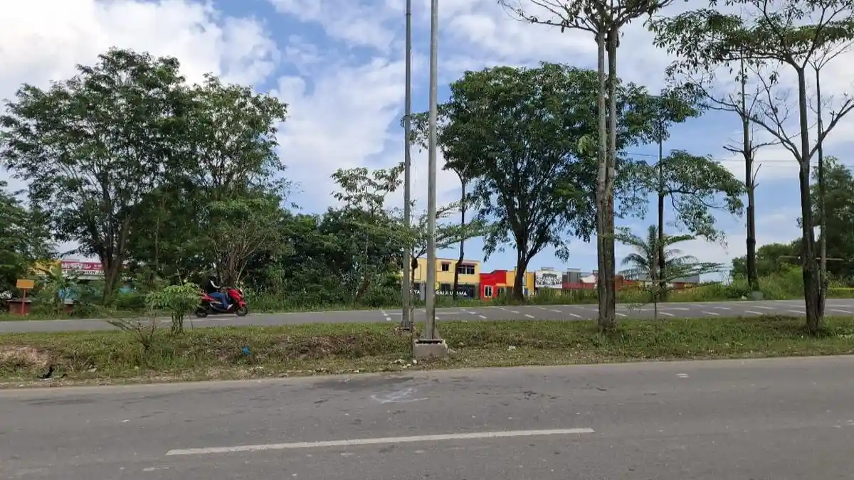 Kecelakaan di Batam, Pemotor Terlempar ke Jalan Usai Tabrak Tiang Listrik Arah Sei Temiang