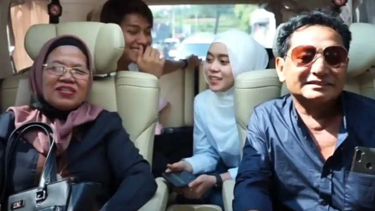 Reaksi Ayah Rizky Billar Ditanya Soal Tanggal Nikah, Lesty Kode Ini ke Camer: Udah Ada Calonnya Pah?