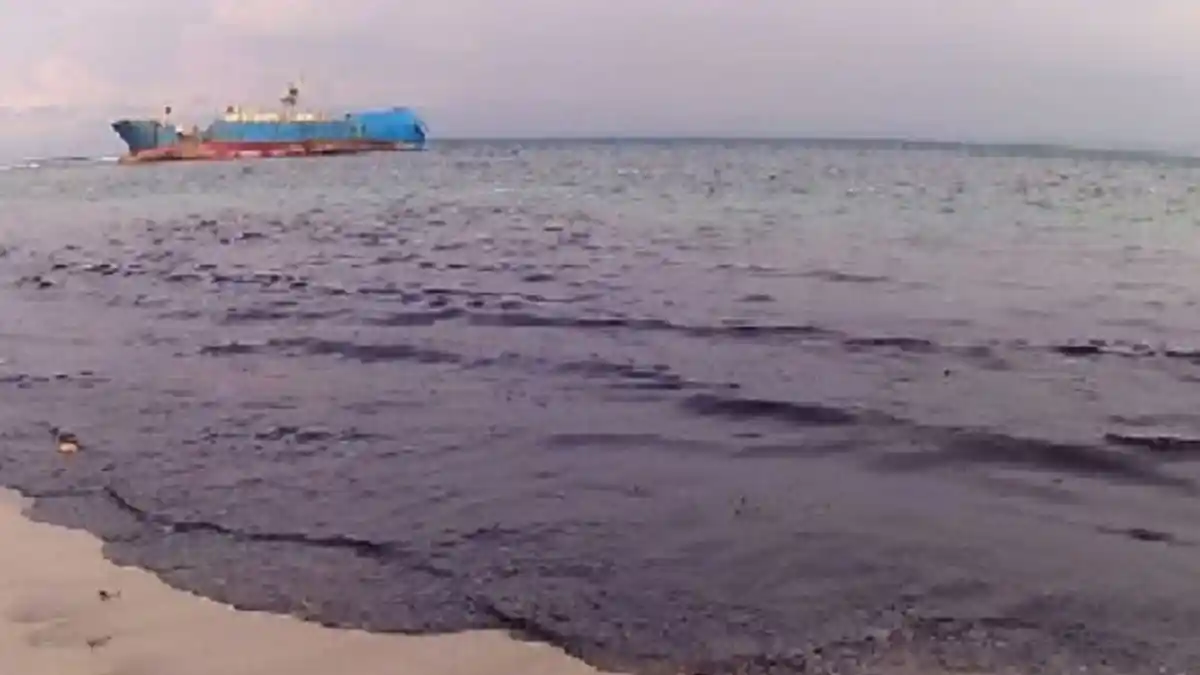 Cemari  Laut, DPR Minta Polisi Usut Pemboman Kapal Illegal Lagos