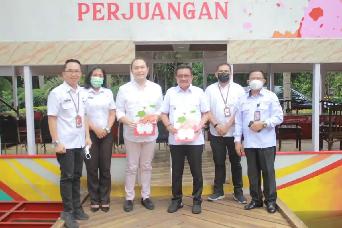 Maurits – Hengky, Kerjasama dengan PT Asegar, Warga Dirundung Duka Dapat 5 Dus