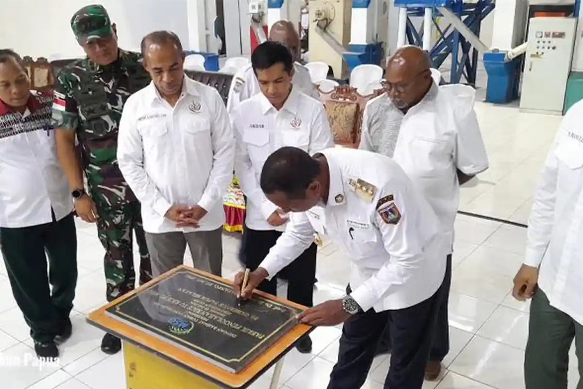 Apolo Safanpo Resmikan Pabrik Pengering dan Penggilingan Padi Milik PT MSG di Merauke