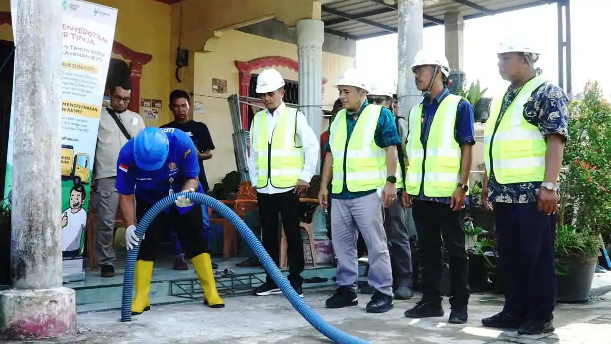 Menciptakan Sanitasi Aman Diperlukan Septik Kedap dan Penyedotan