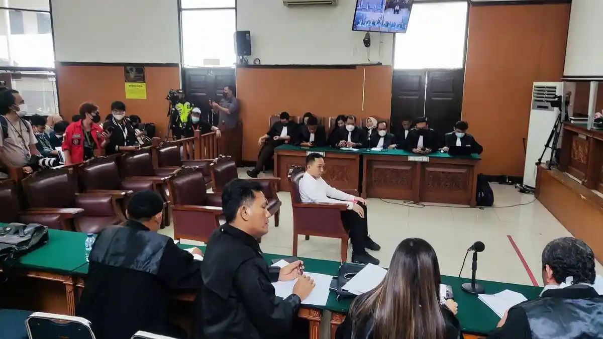 Ricky Rizal Minta Maaf ke Ibunya: Usia Beliau Sudah Lanjut Tapi Harus Hadapi Cobaan Sangat Berat