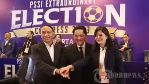 ketua-umum-pssi-erick-thohir-dan-wakil-ketua-ratu-tisha-dan-zainudin-amali.jpg