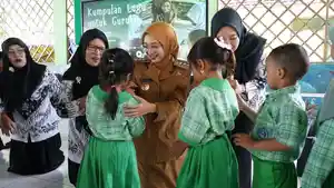 wali-Kota-Kediri-vinanda-peringati-hati-guru.jpg
