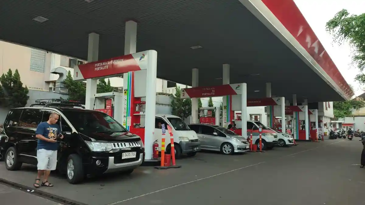 Daftar Harga BBM Pertamina Hari Ini Minggu 12 April 2025 di SPBU Se-Indonesia, Cek Pertamax