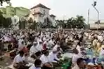 Shalat Id di Jalan Raya
