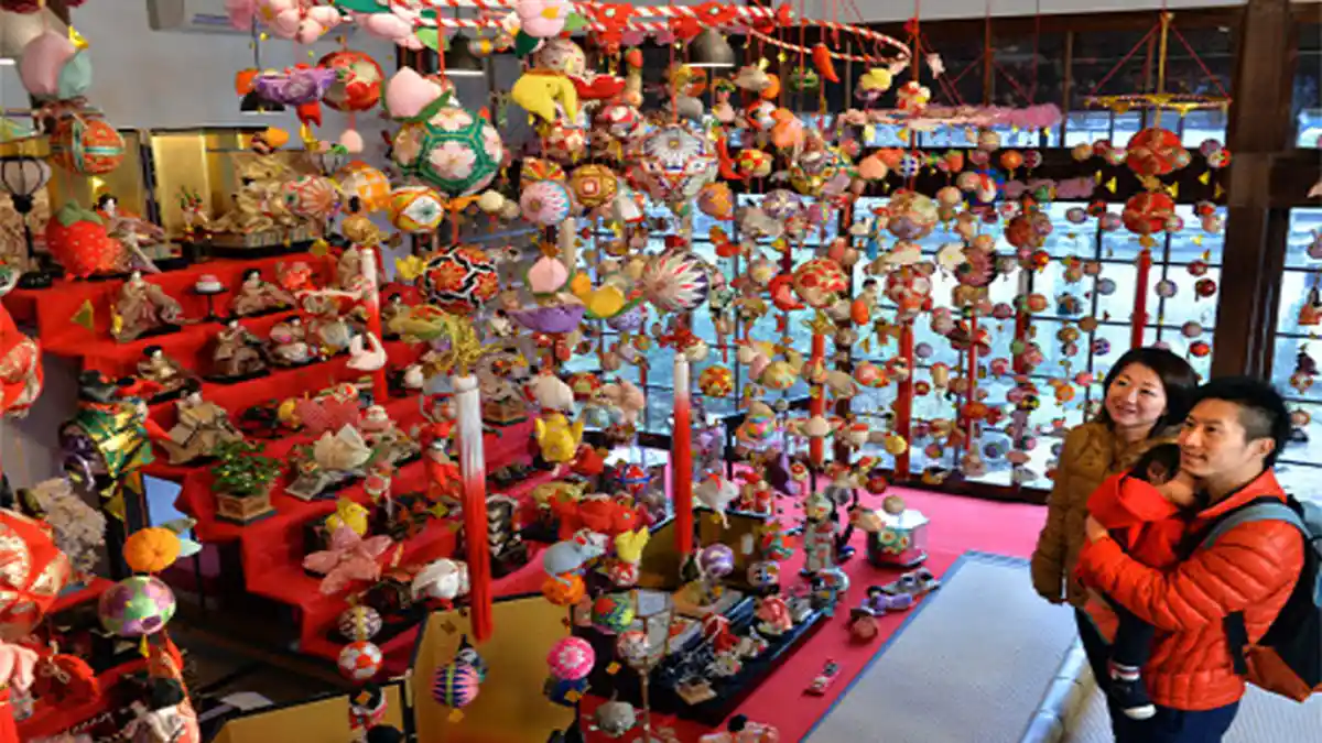 Ornamen Sagemon Penghormatan untuk Anak Perempuan Jepang