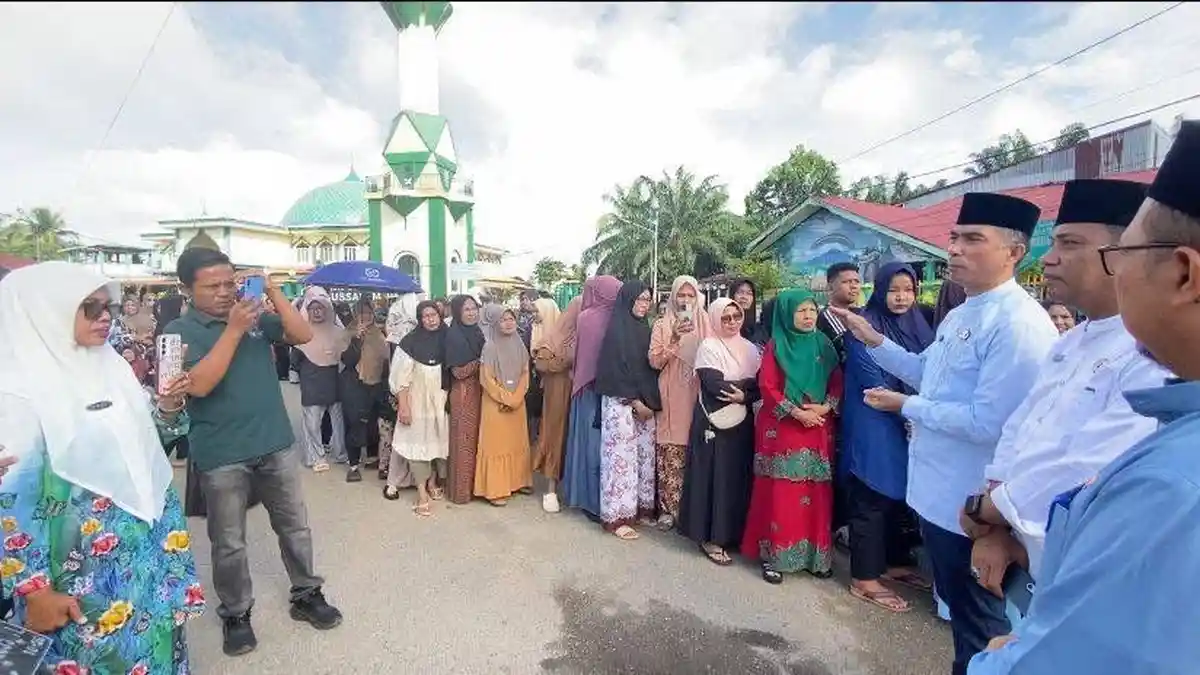 Warga Pulau Punjung Serbu Pasar Murah Pemkab Dharmasraya, Telur Ayam Ras Dijual Rp45.000 per Tray