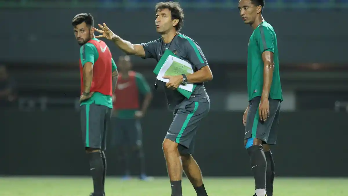 Luis Milla Saksikan Perkelahian Lilipaly dengan Comvalius