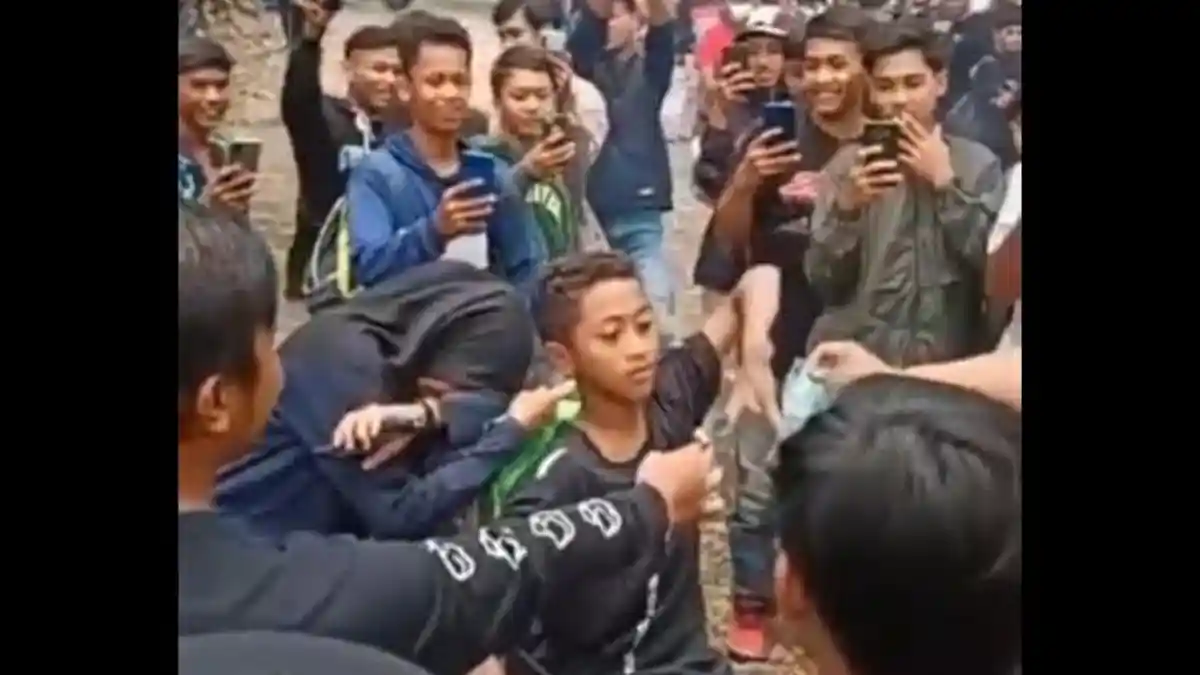 Geber Motor Sambil Disawer, Motor Pemuda Ini Malah Rusak