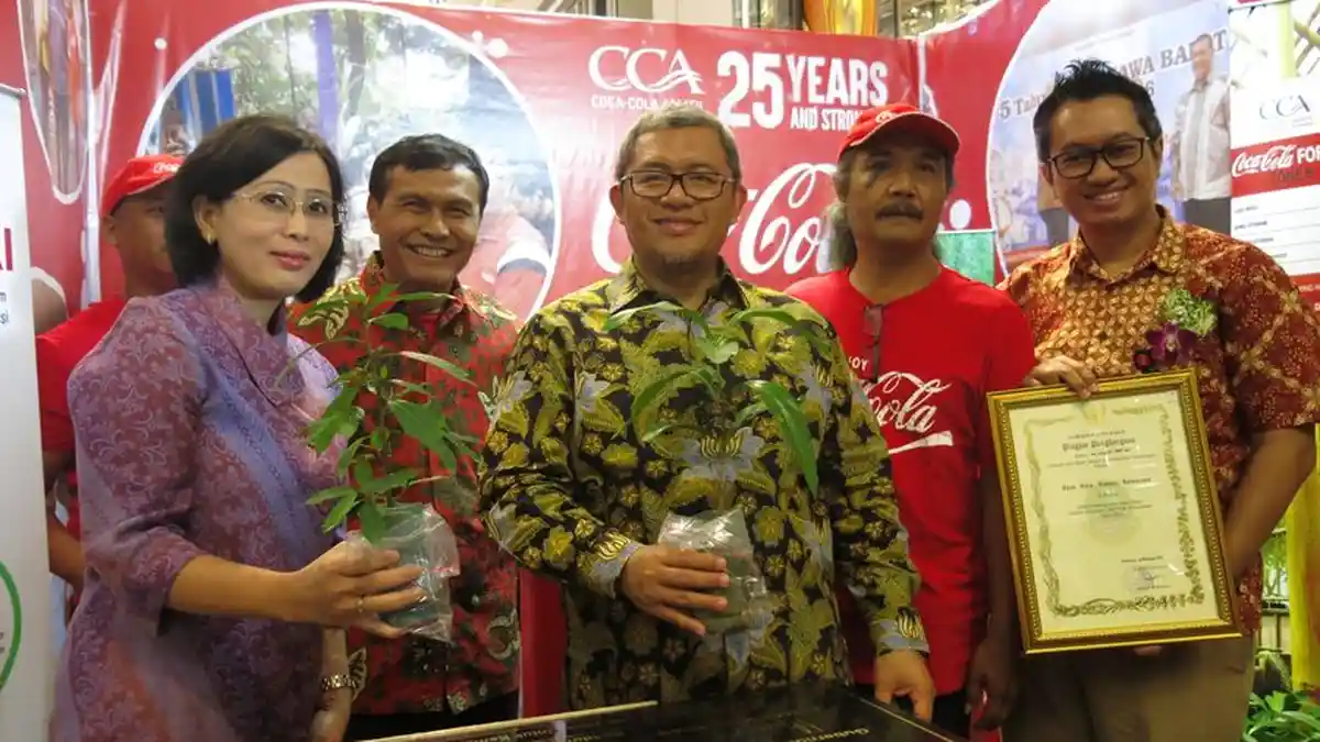 Rawat dan Tanam Ribuan Pohon, CCAI Kembai Terima Penghargaan CSR Jawa Barat