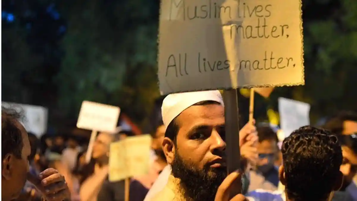 Tujuh Dari 10 Muslim di Inggris Alami Islamofobia
