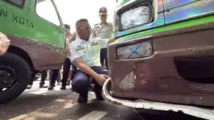 mobil-parkir-sembarangan-digembok.jpg