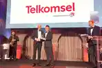 Telkomsel-World-Communication-Awards.jpg