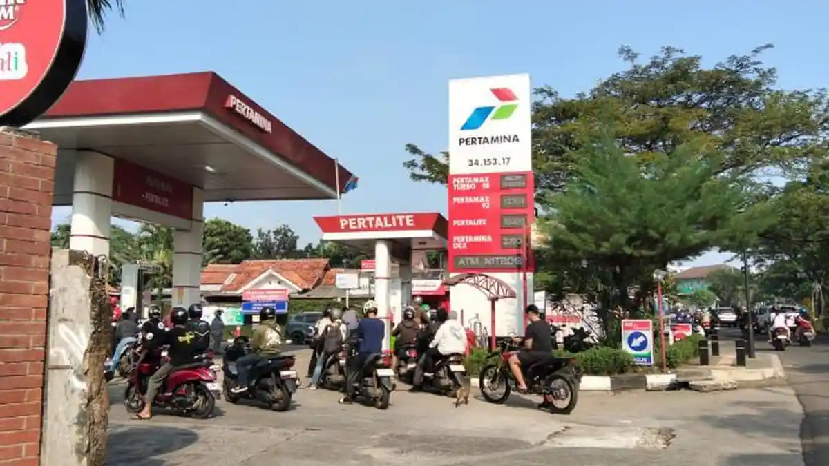 Buntut Panjang Kenaikan Harga BBM di Sejumlah Daerah, Driver Ojol Menjerit