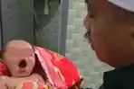 Bayi dalam Kardus Gegerkan Pengunjung Pasar Blega Bangkalan, Terdengar Suara Riuh Keprihatinan Warga