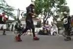 Tarpin Iswahyudi Pemecah Rekor Dunia Jalan Mundur