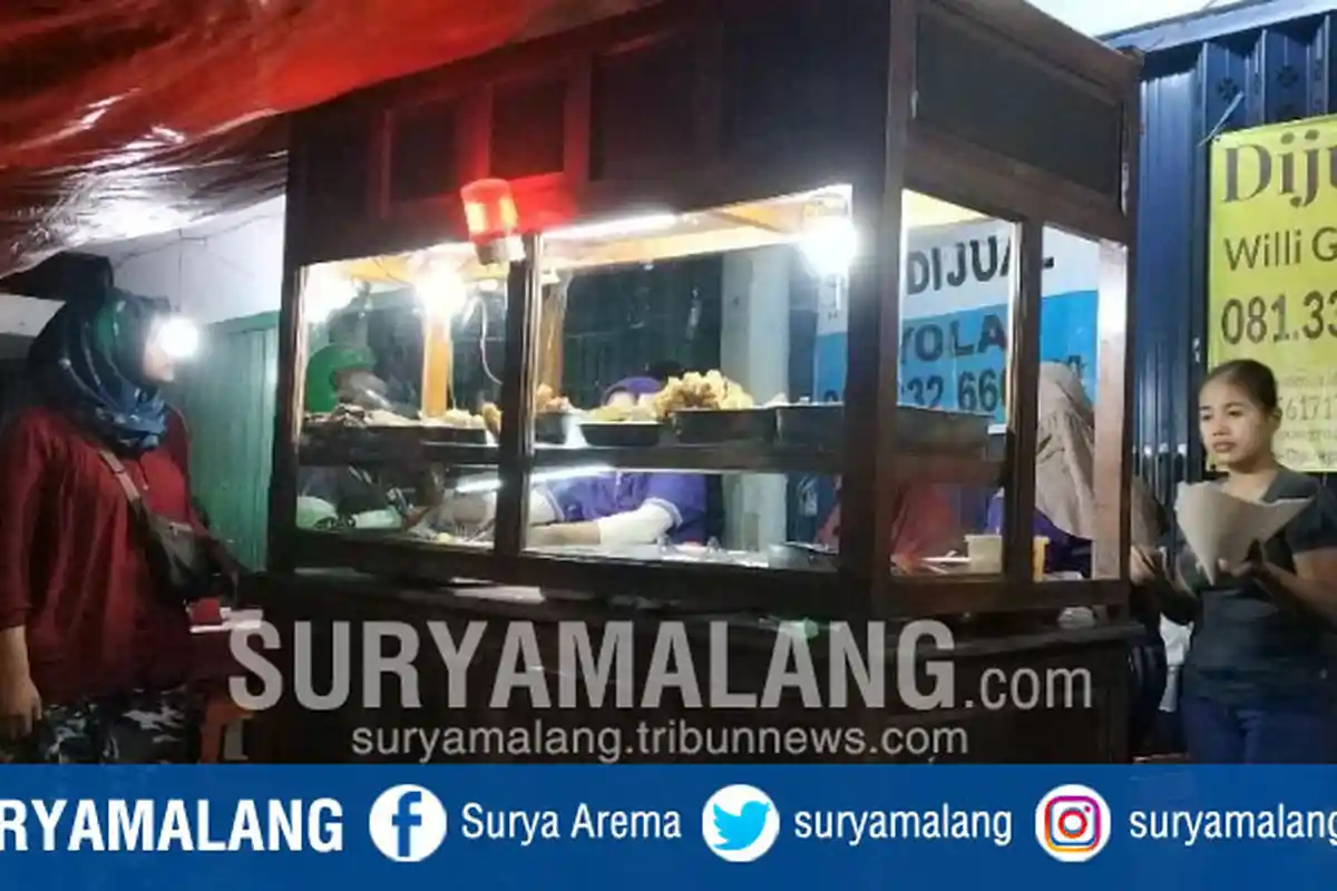 Pecel Ambulans, Tempat Bagi Pemburu Kuliner Malam dan Bersantap Sahur di Surabaya