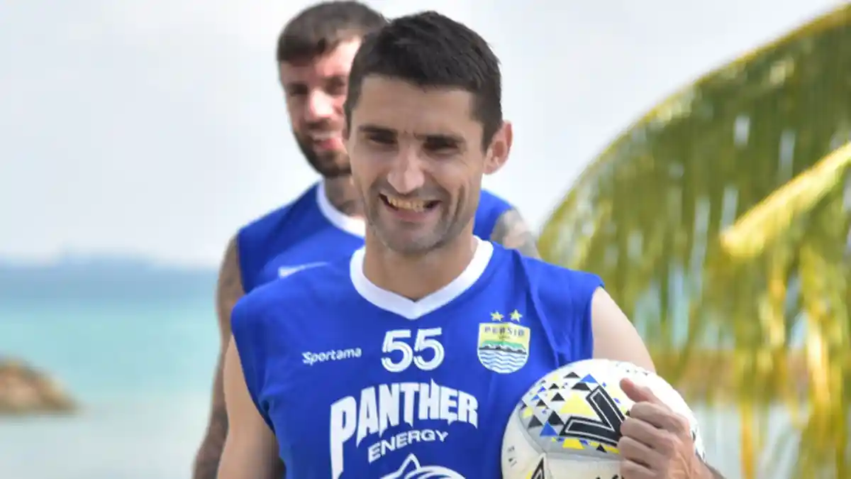 Lopicic Isyaratkan Posisinya di Persib Bandung Tak Terancam: Banyak Orang Mengira Kalau Saya Striker