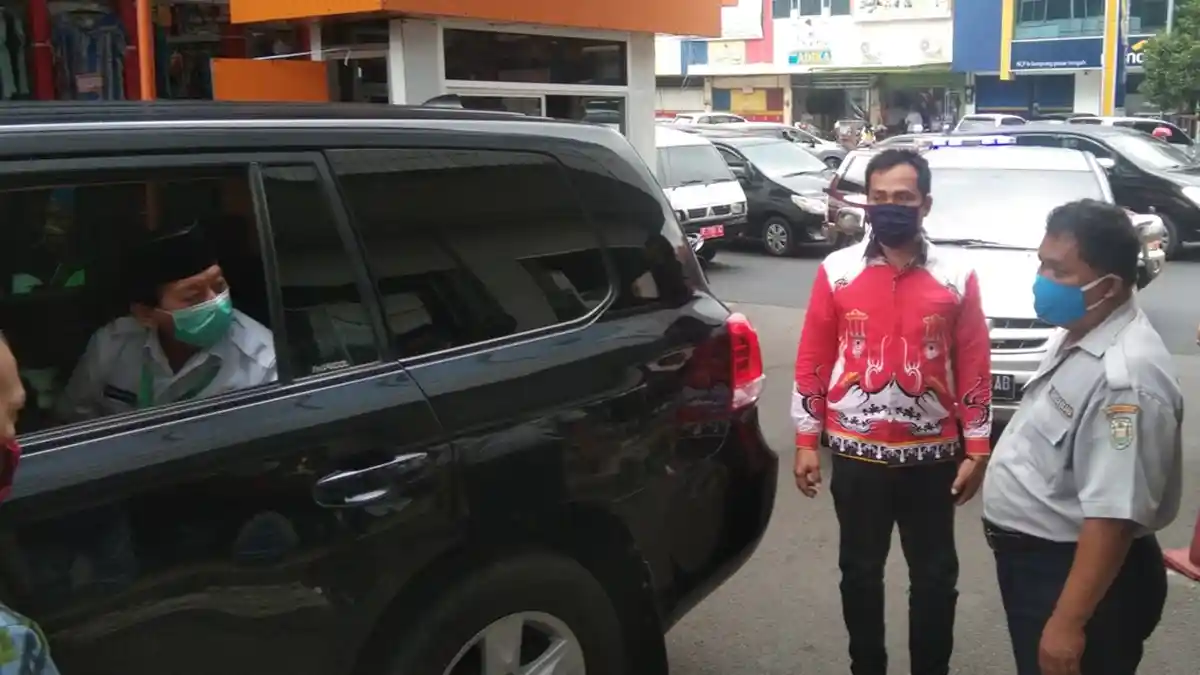 Herman HN Tegur Warga yang Tak Pakai Masker di Pasar