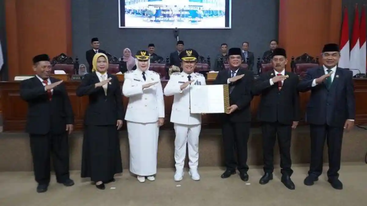 Pidato Pertama Bupati Kuningan DRY di DPRD Kuningan Usai Dilantik, Bahas Rencana 100 Hari Kerja