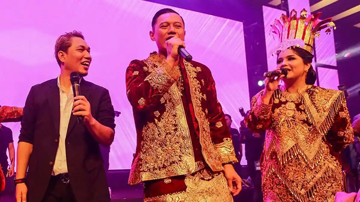 Berkunjung ke Kampung Halaman, Penampilan Annisa Pohan Jadi Sorotan, Kompak Bareng Suami Pakai Ini