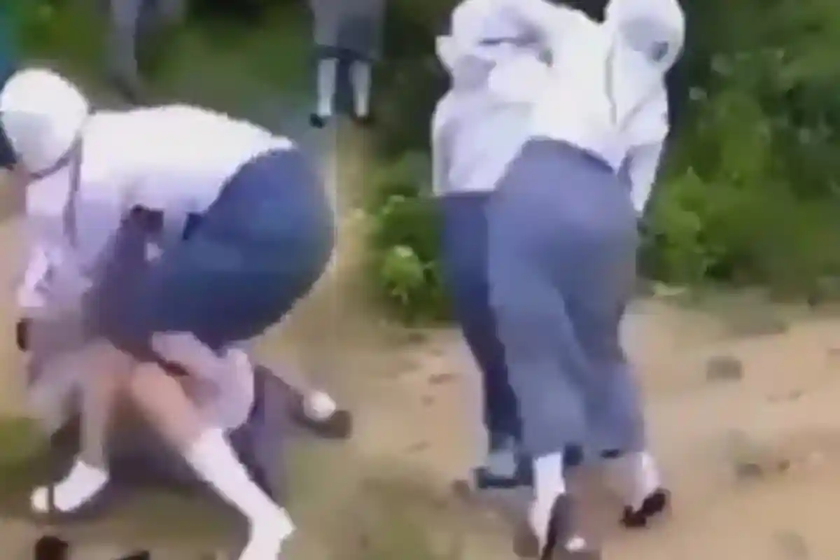 Geng SMA Berulah, Memaksa Membuka Bagian Suci Siswi Ini, Videonya Viral
