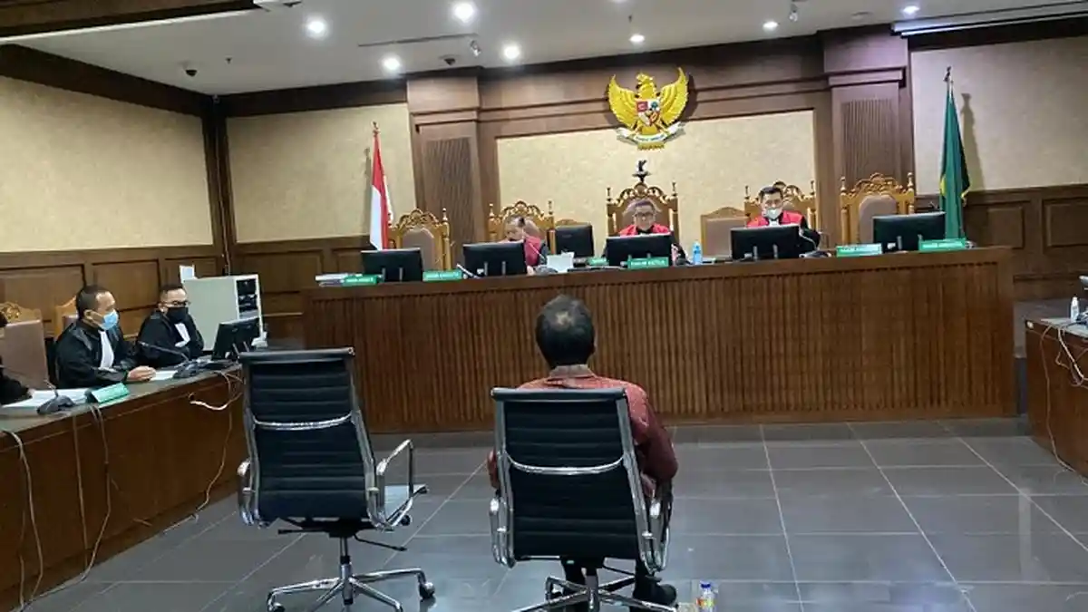 Hakim Peringatkan Azis Syamsuddin Tidak Minta Bantuan Orang Supaya Bisa Lepas dari Proses Pengadilan