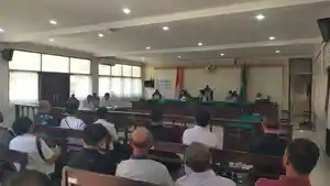 sidang-tipiring-untuk-pelanggar-pembuang-sampah-di-pinggir-jalan.jpg